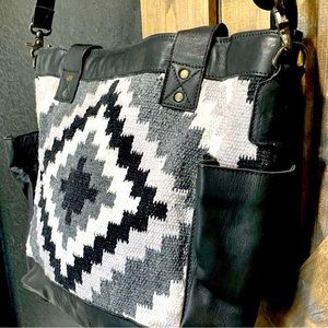 American Darling tote with removable crossbody leather strap